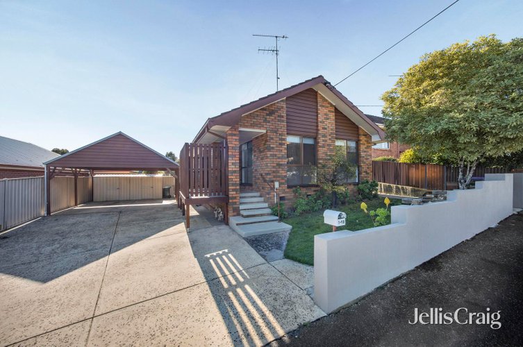 1/9B Napier Street  Black Hill 3350
