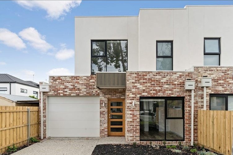 1A Hopetoun Court Bentleigh East 3165