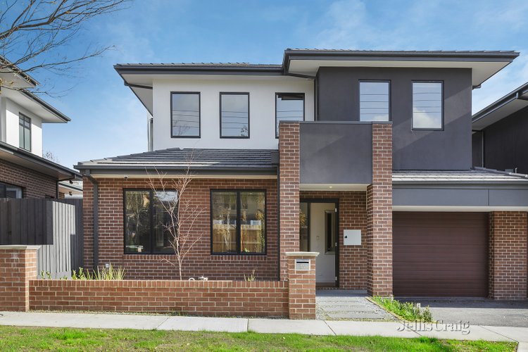 1A Hotham Court Mont Albert 3127