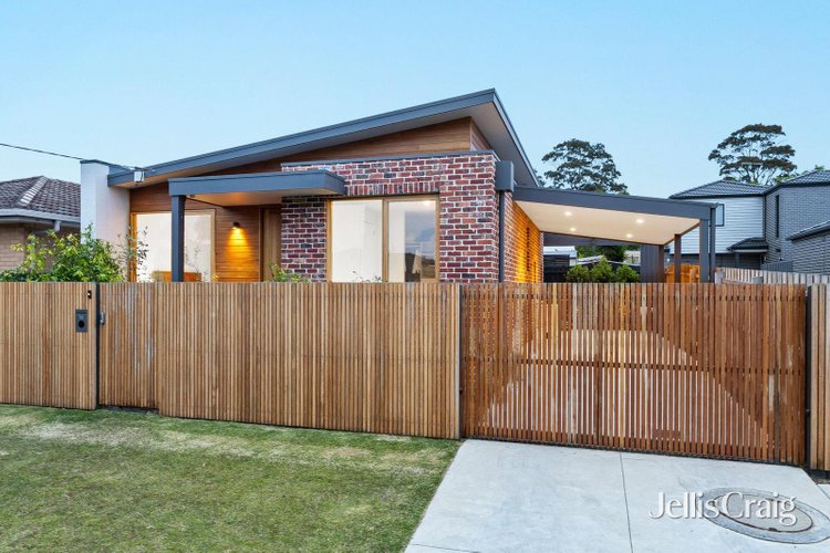 1A Kiandra Street Mornington 3931