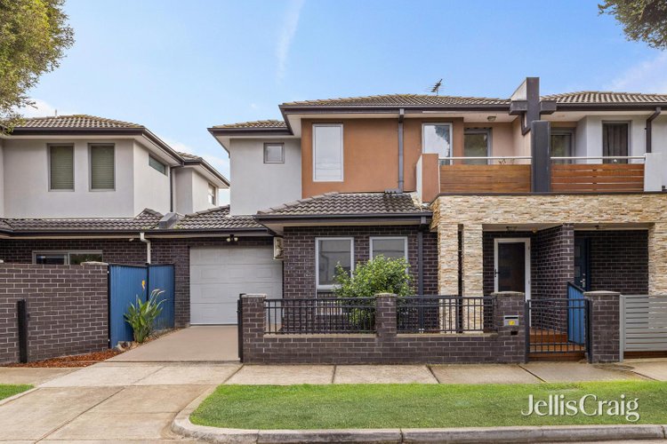 1A Paproth Grove Altona North 3025