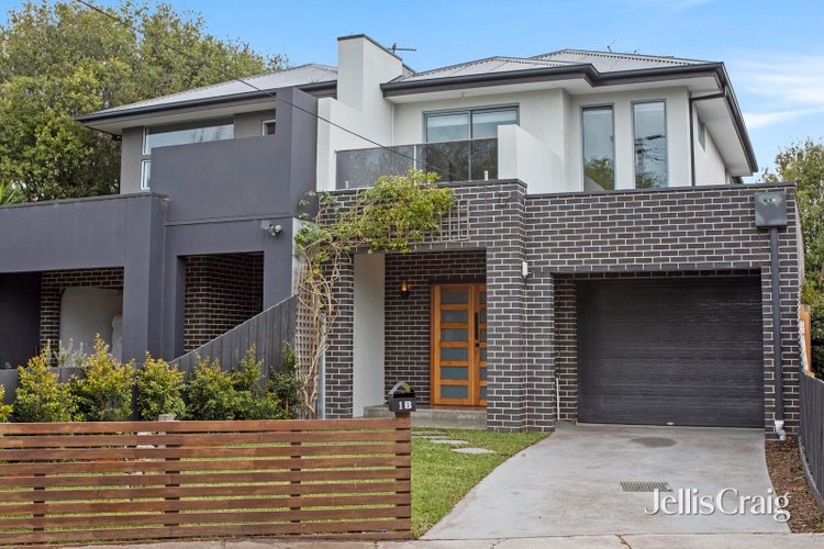 1b Dendy Court Cheltenham 3192