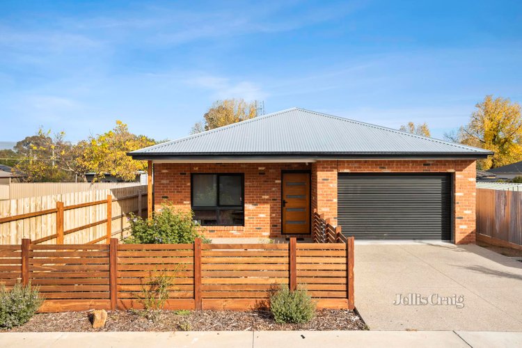 1C Roalies Place Campbells Creek 3451