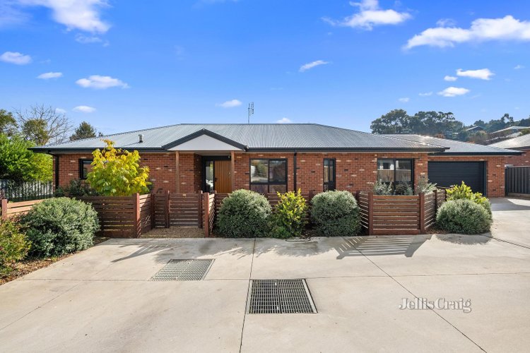 1D Roalies Place Campbells Creek 3451