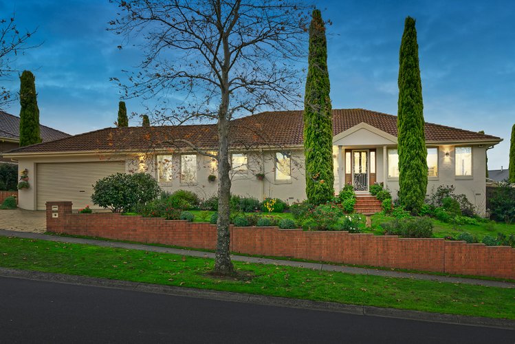 2-4 Billanook Way Chirnside Park 3116