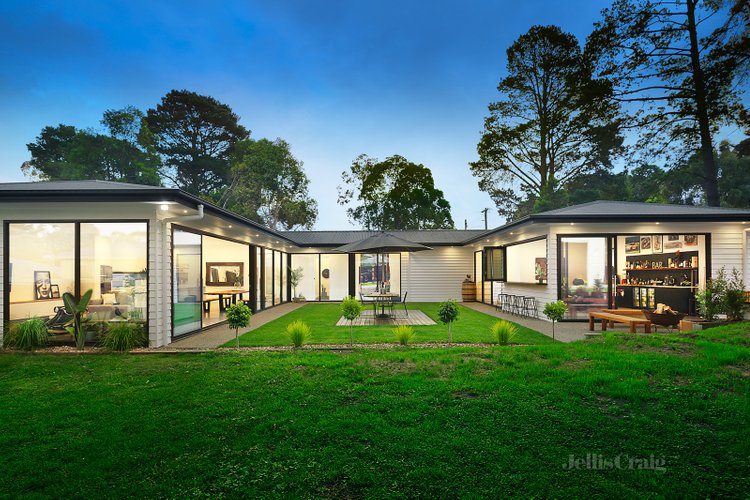 2-4 Bowmore Avenue Park Orchards 3114