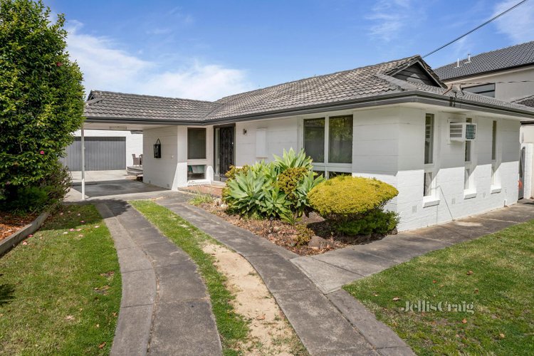 2 Ainslie Drive Wheelers Hill 3150