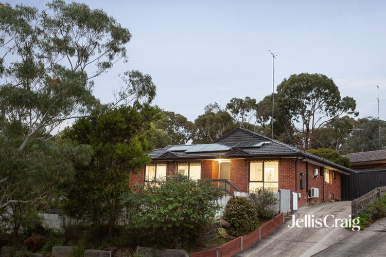 2 Akima Close Greensborough 3088