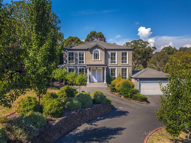 2 Aylesbury Way Warrandyte 3113