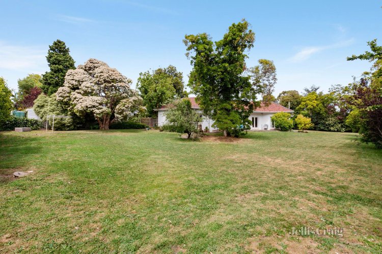 2 Belgravia Avenue Mont Albert North 3129