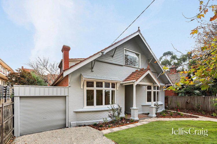 2 Burns Street Elwood 3184
