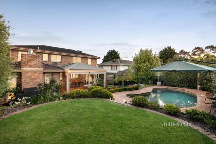 2 Candlebark Close Diamond Creek 3089