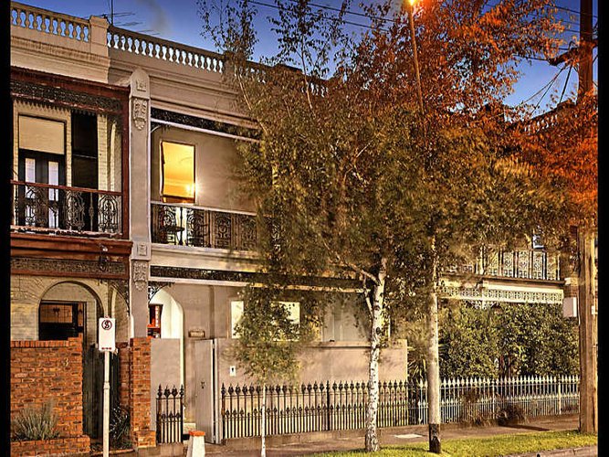 2 Canterbury Road Albert Park 3206