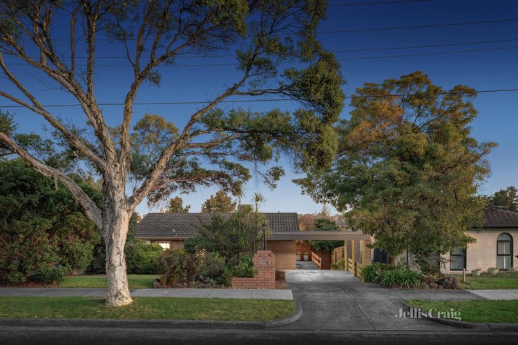 2 Cecilie Court Doncaster 3108