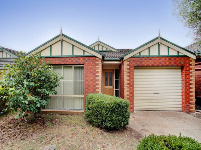 2 Chatswood Grove Chirnside Park 3116