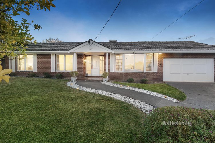 2 Clovelly Court Mount Waverley 3149