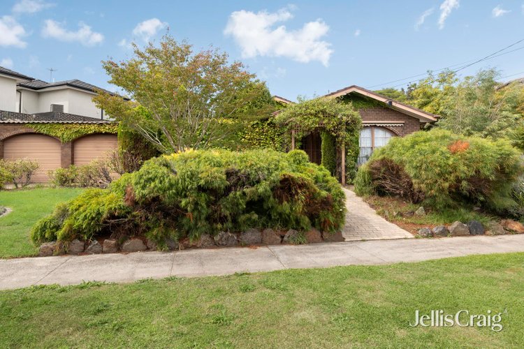 2 Colvin Court Glen Waverley 3150