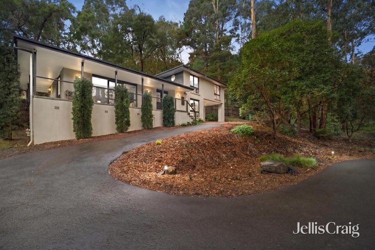 2 Dealbata Road Upwey 3158