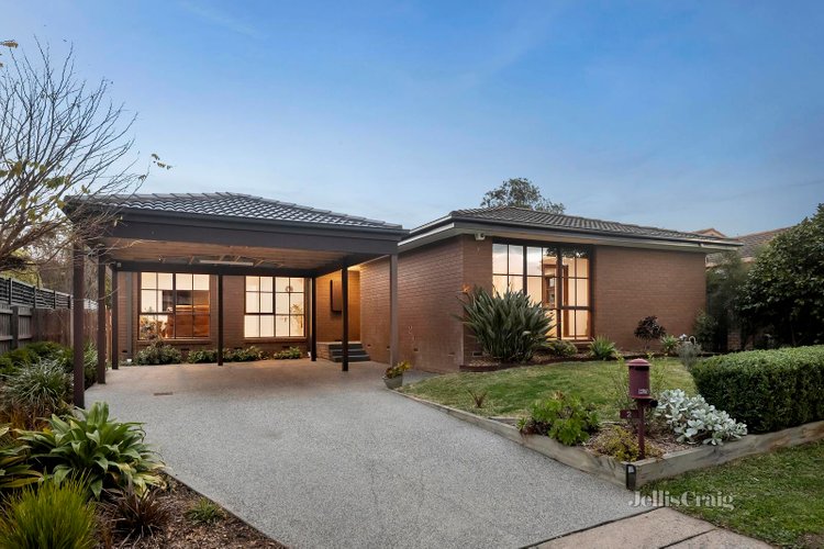 2 Dowling Grove Doncaster East 3109