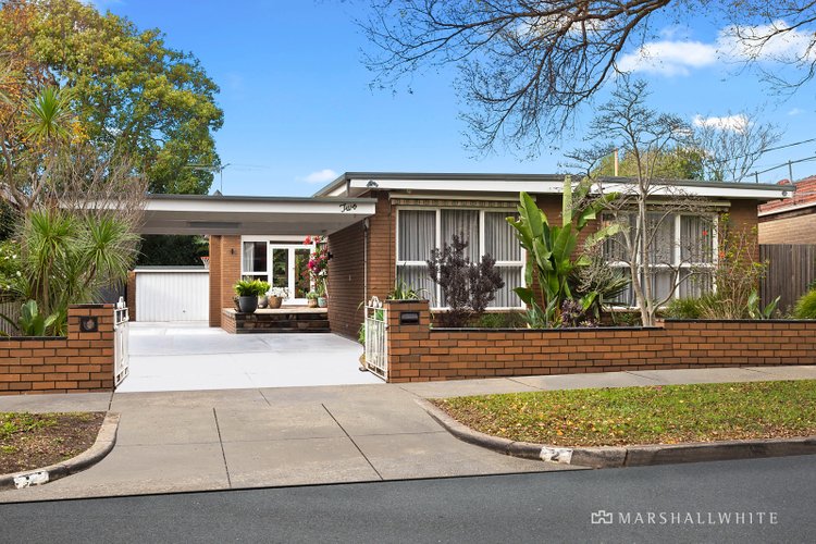 2 Exon Street