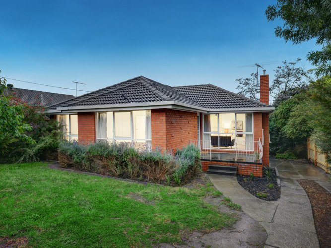 2 Falcon Road Macleod 3085