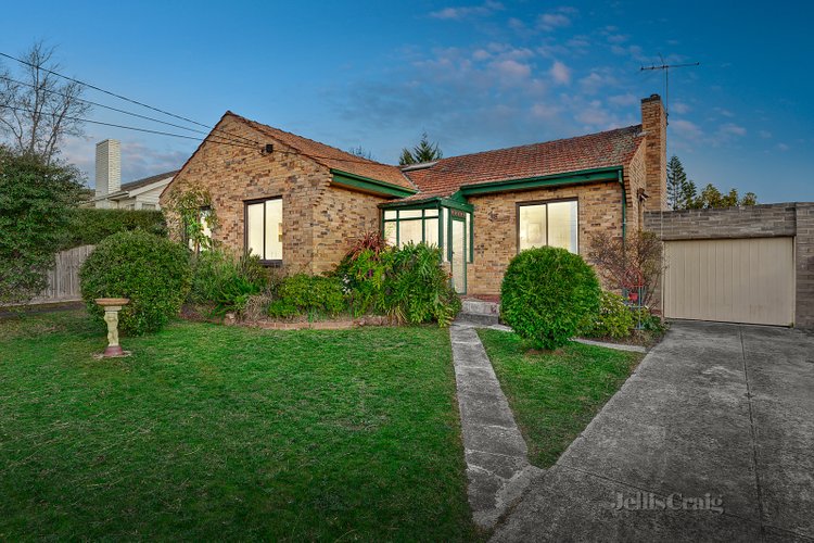 2 Farleigh Avenue Burwood 3125