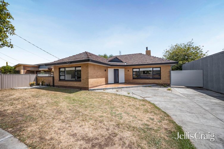 2 Form Street  Wendouree 3355