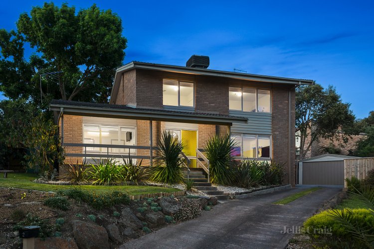 2 Girralong Court Greensborough 3088