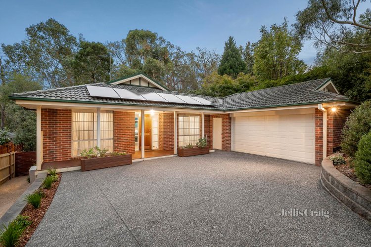 2 Greenhill Rise Ringwood North 3134