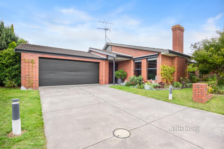 2 Horsham Crescent Alfredton 3350