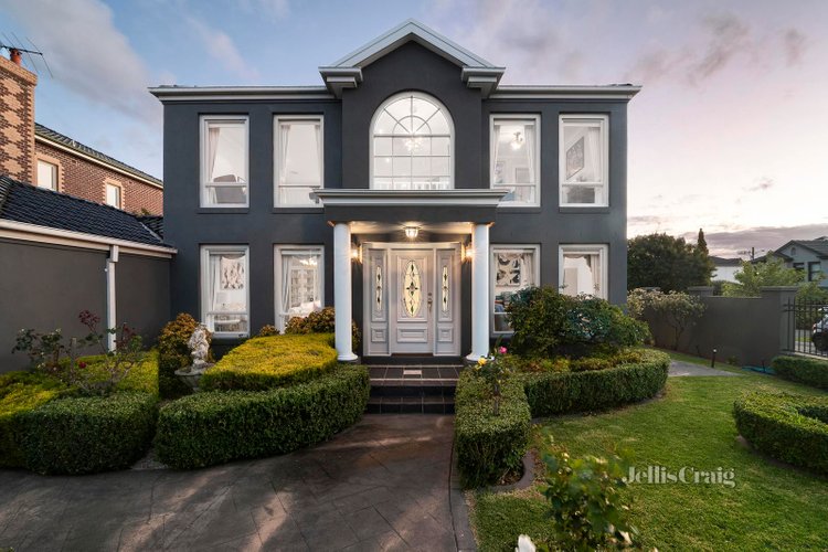 2 Huntingfield Court Carnegie 3163