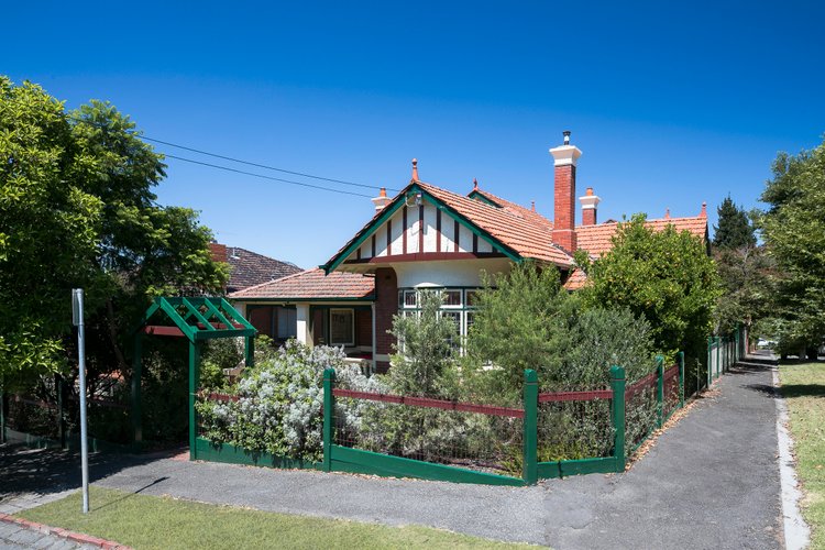 2 Ilma  Grove Northcote 3070