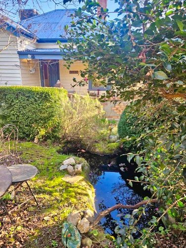 2 Lake Road  Daylesford 3460