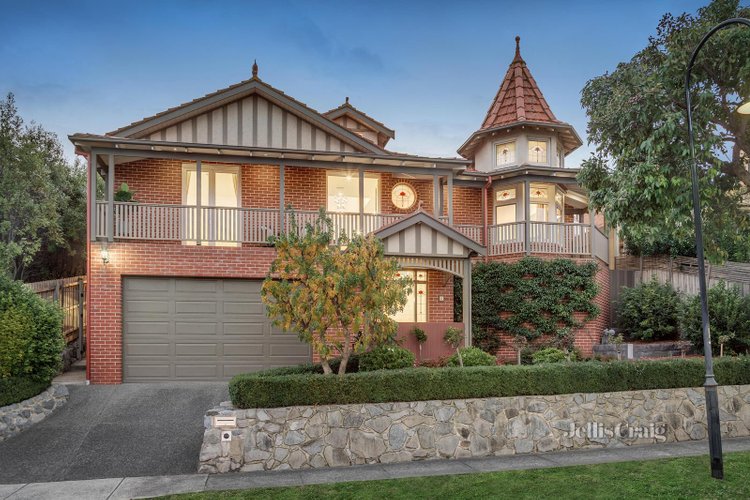 2 Lockens Avenue Glen Waverley 3150
