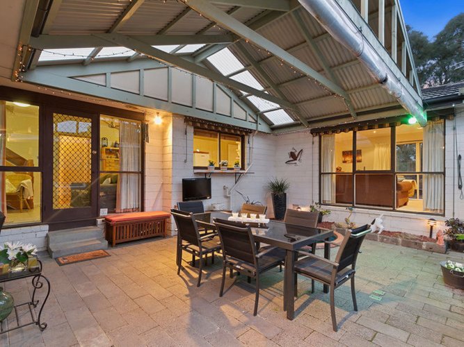 2 Lowe Court Bayswater North 3153