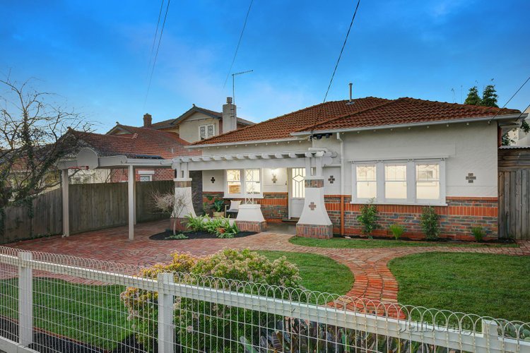 2 Lydson Street Murrumbeena 3163