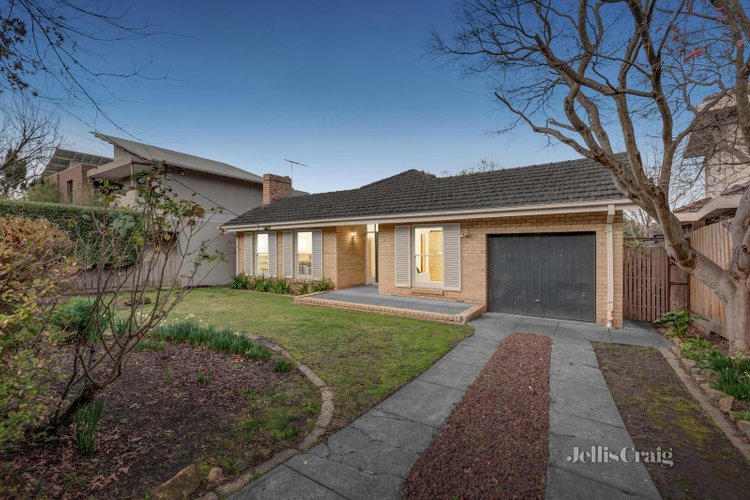 2 Malvern Road Mont Albert 3127