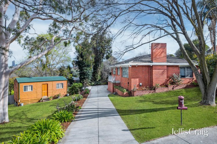 2 Maple Court Doncaster 3108