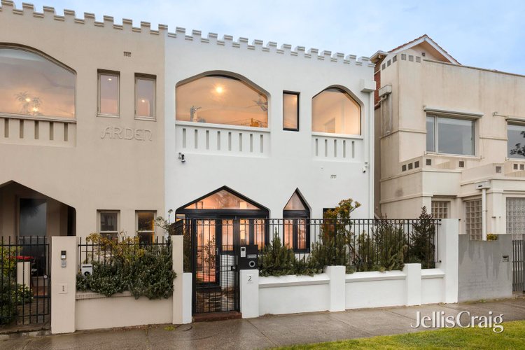2 Marine Parade St Kilda 3182