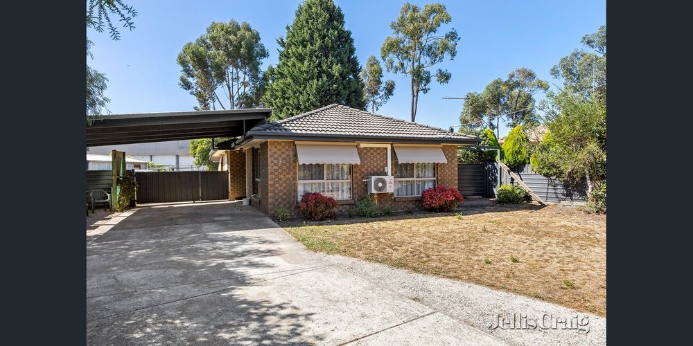 2 May Court  Mitchell Park 3355