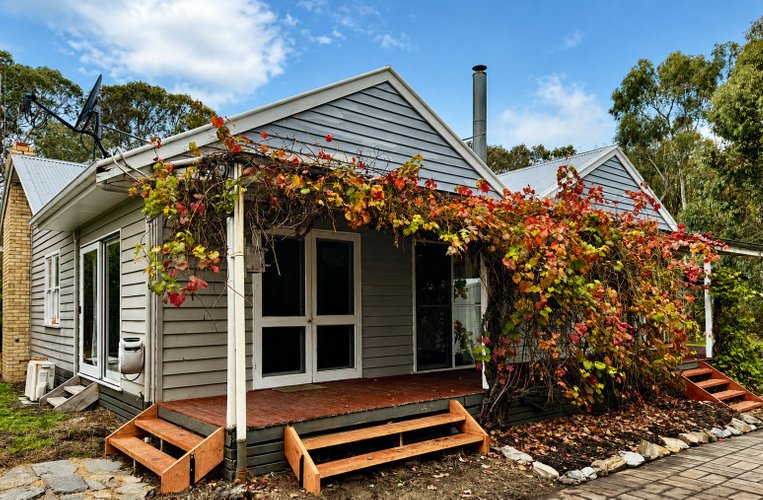 2 Midland Highway  Castlemaine 3450