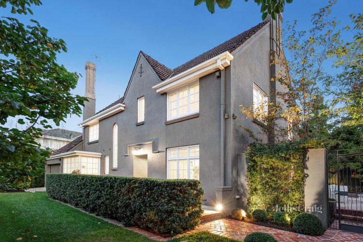 2 Millicent Avenue Toorak 3142