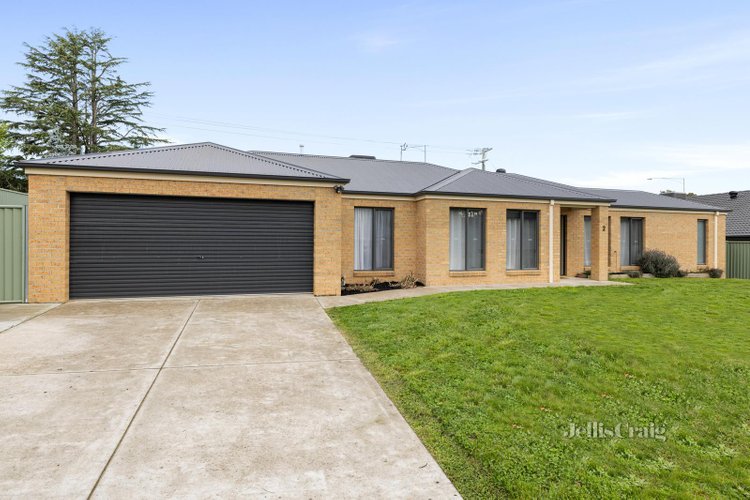 2 Moneill Close Brown Hill 3350