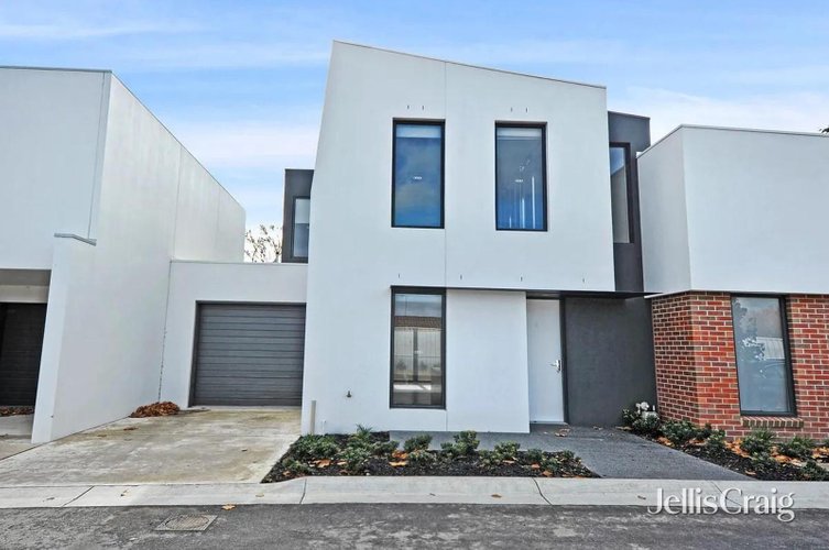 2 Monteith Place  Ballarat Central 3350