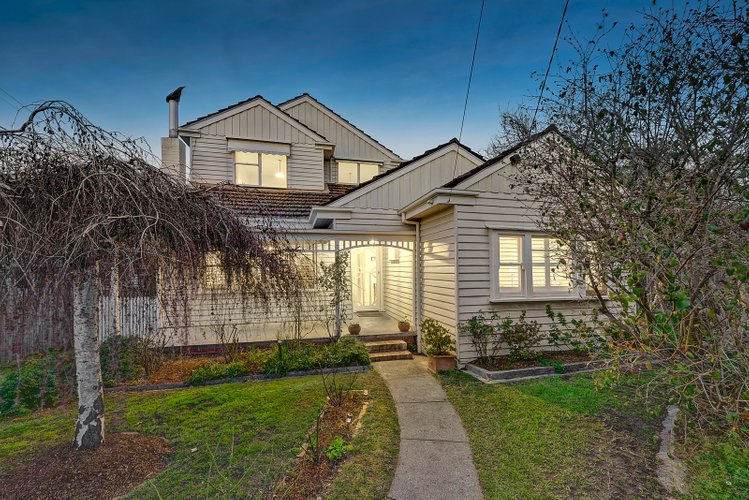 2 Moore Street Box Hill South 3128