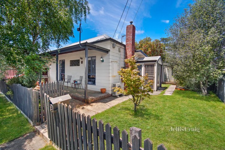 2 Nelson Street Ballarat East 3350