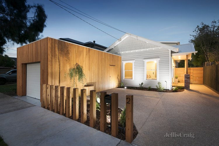 2 Oamaru Street Northcote 3070