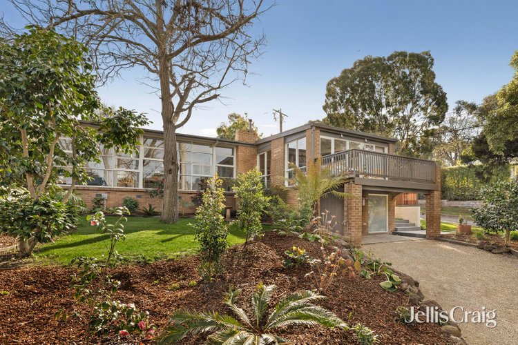2 Orchard Grove Heathmont 3135
