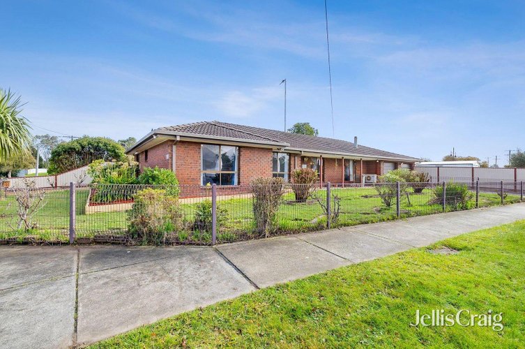 2 Owen Court  Sebastopol 3356