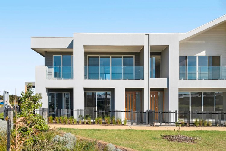 2 Oyster Lane Point Lonsdale 3225